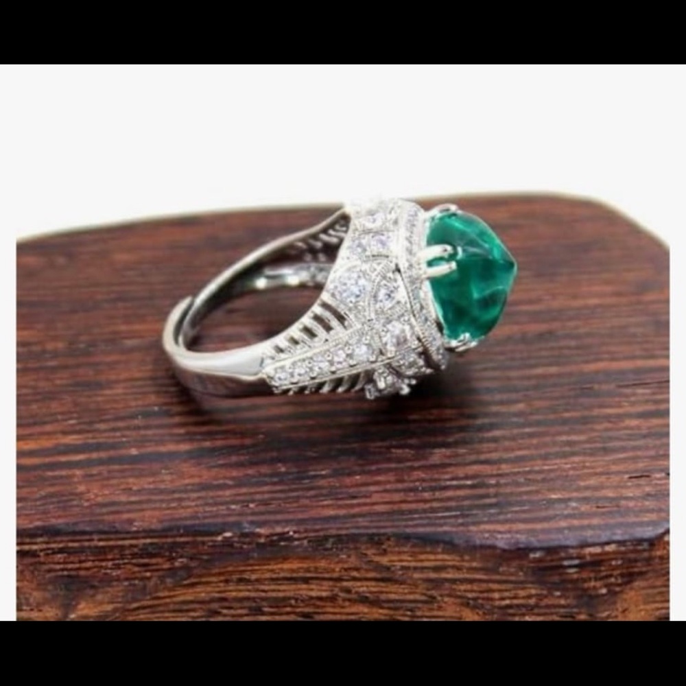 Unique Pyramid Shaped Emerald Statement Adjustabl… - image 3